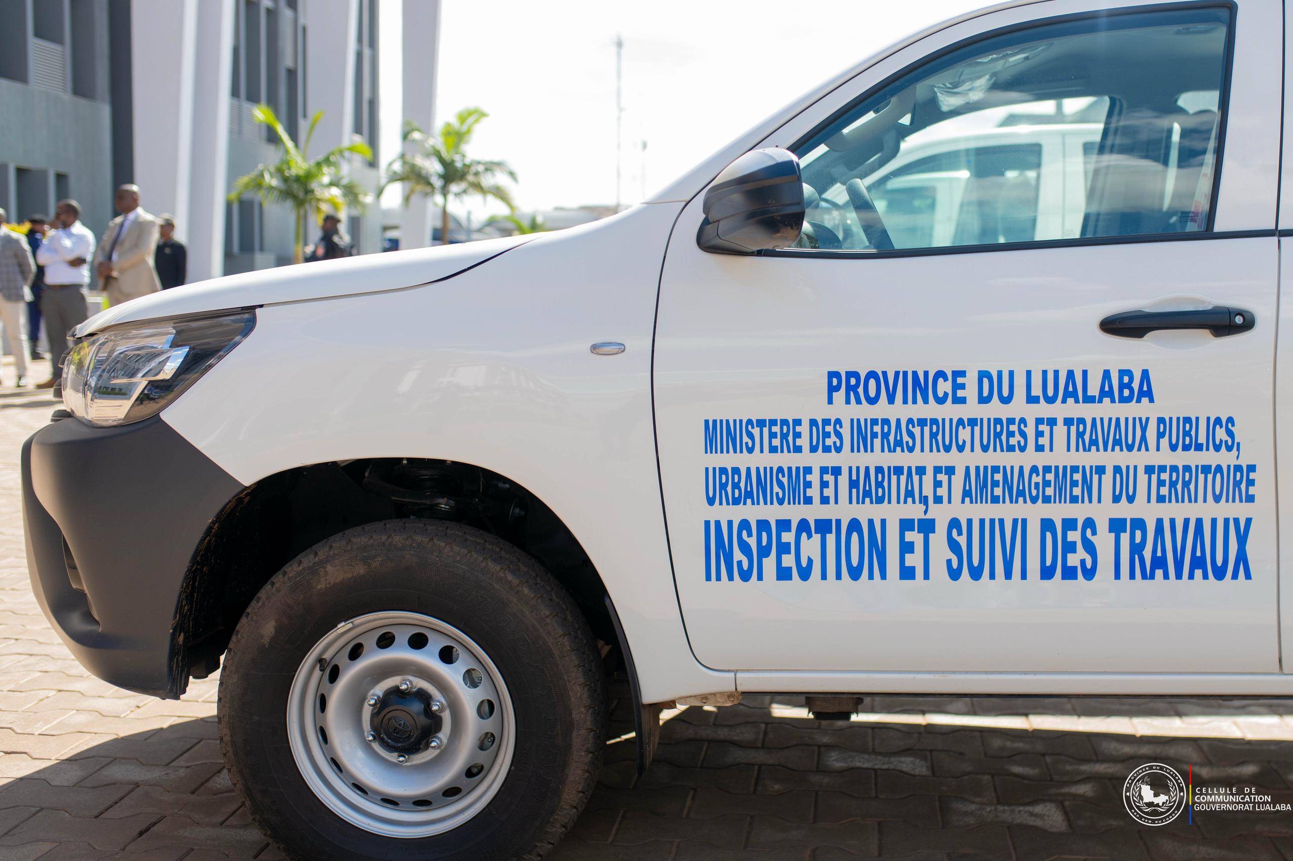 LUALABA-INFRAS: ACQUISITION DES 3 JEEPS NEUVES AU MINITERE PROVINCIAL DES INFRASTRUCTURES 