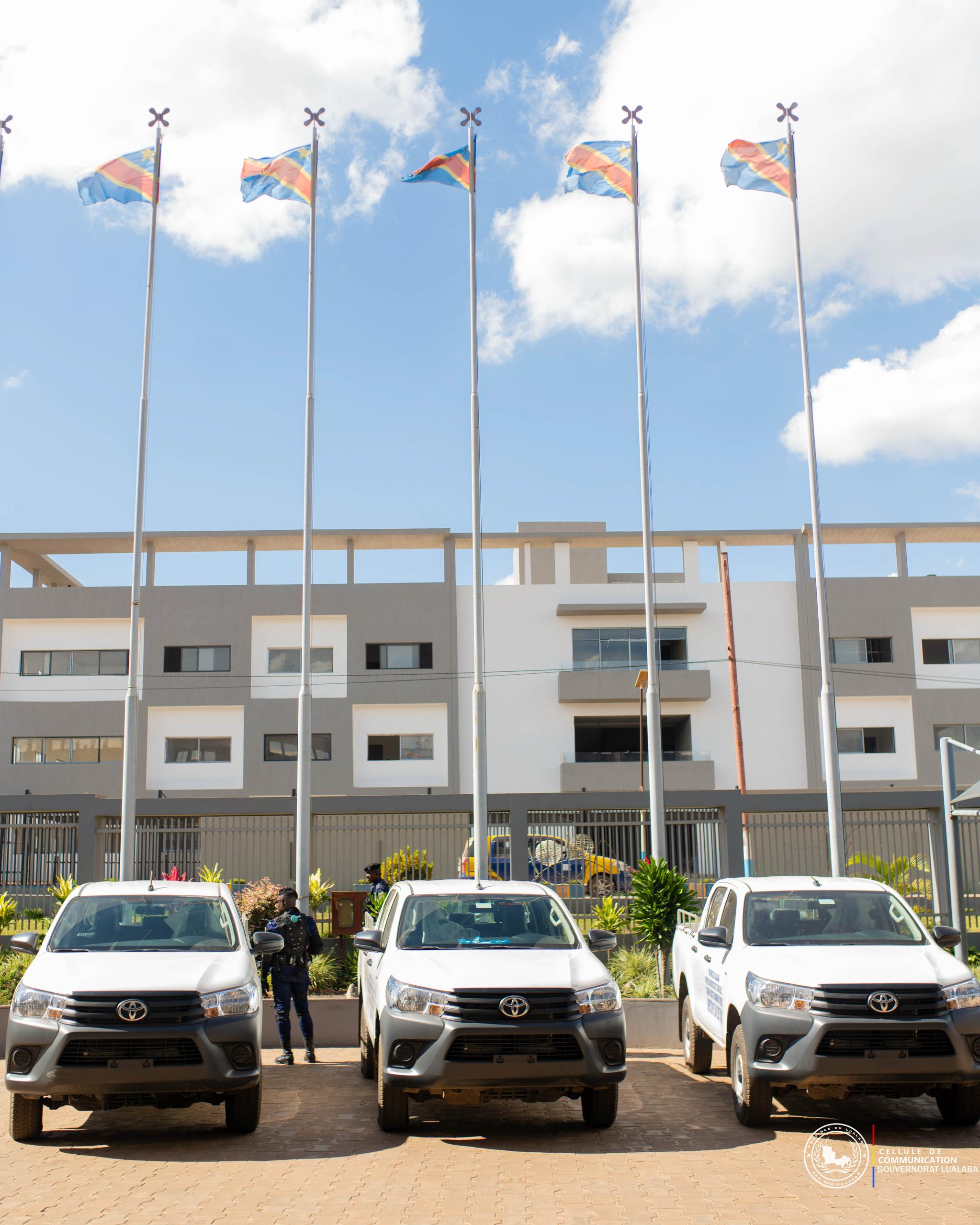 LUALABA-INFRAS: ACQUISITION DES 3 JEEPS NEUVES AU MINITERE PROVINCIAL DES INFRASTRUCTURES 