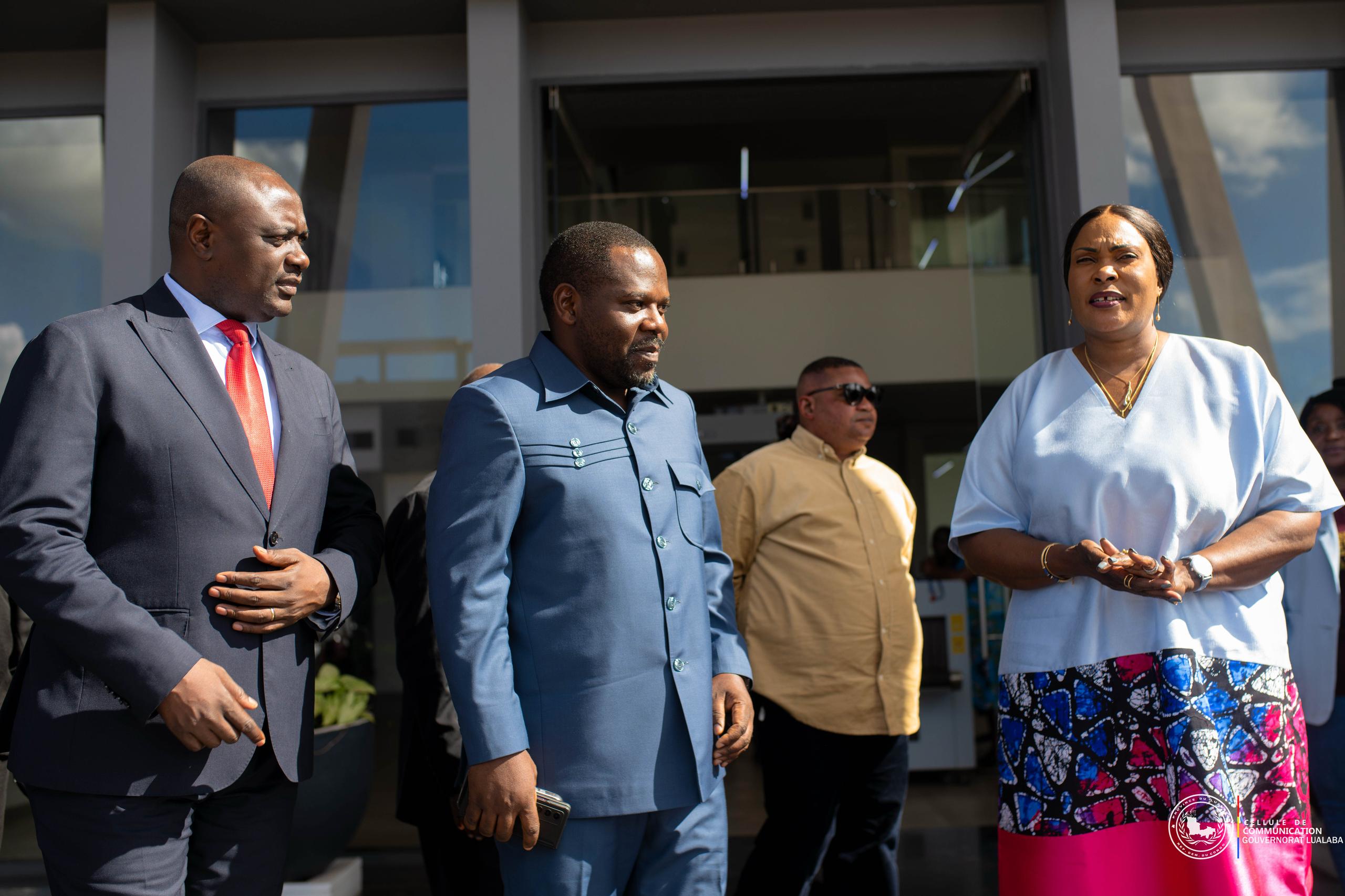 LUALABA-INFRAS: ACQUISITION DES 3 JEEPS NEUVES AU MINITERE PROVINCIAL DES INFRASTRUCTURES 